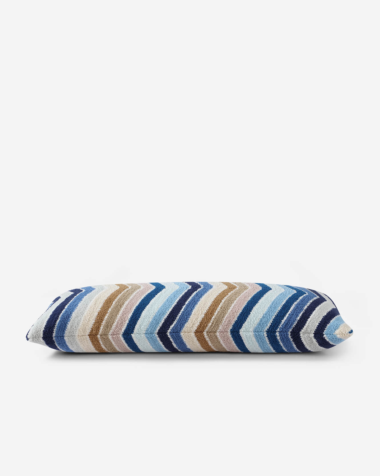 http://sundaycitizen.co/cdn/shop/files/Sunday-Citizen_Cusco-lumbar-Pillow-Wave2.jpg?v=1703609963