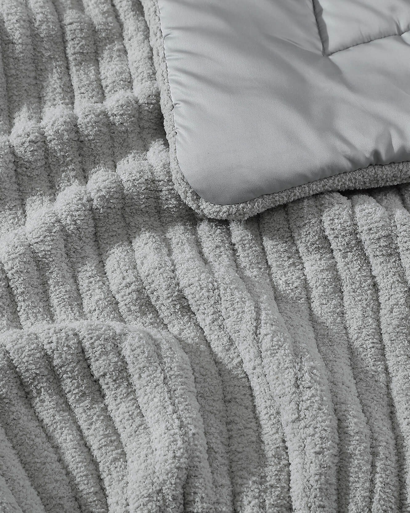 Snug Piped Comforter Cloud Gray - Cloud Gray