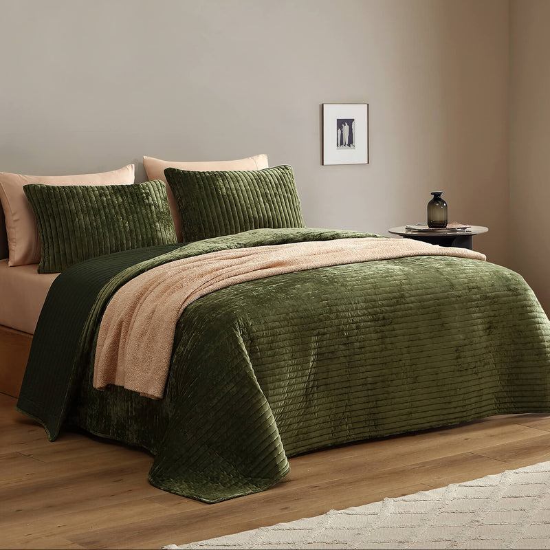 Sunday Citizen Velvet Quilt Olive Leaf