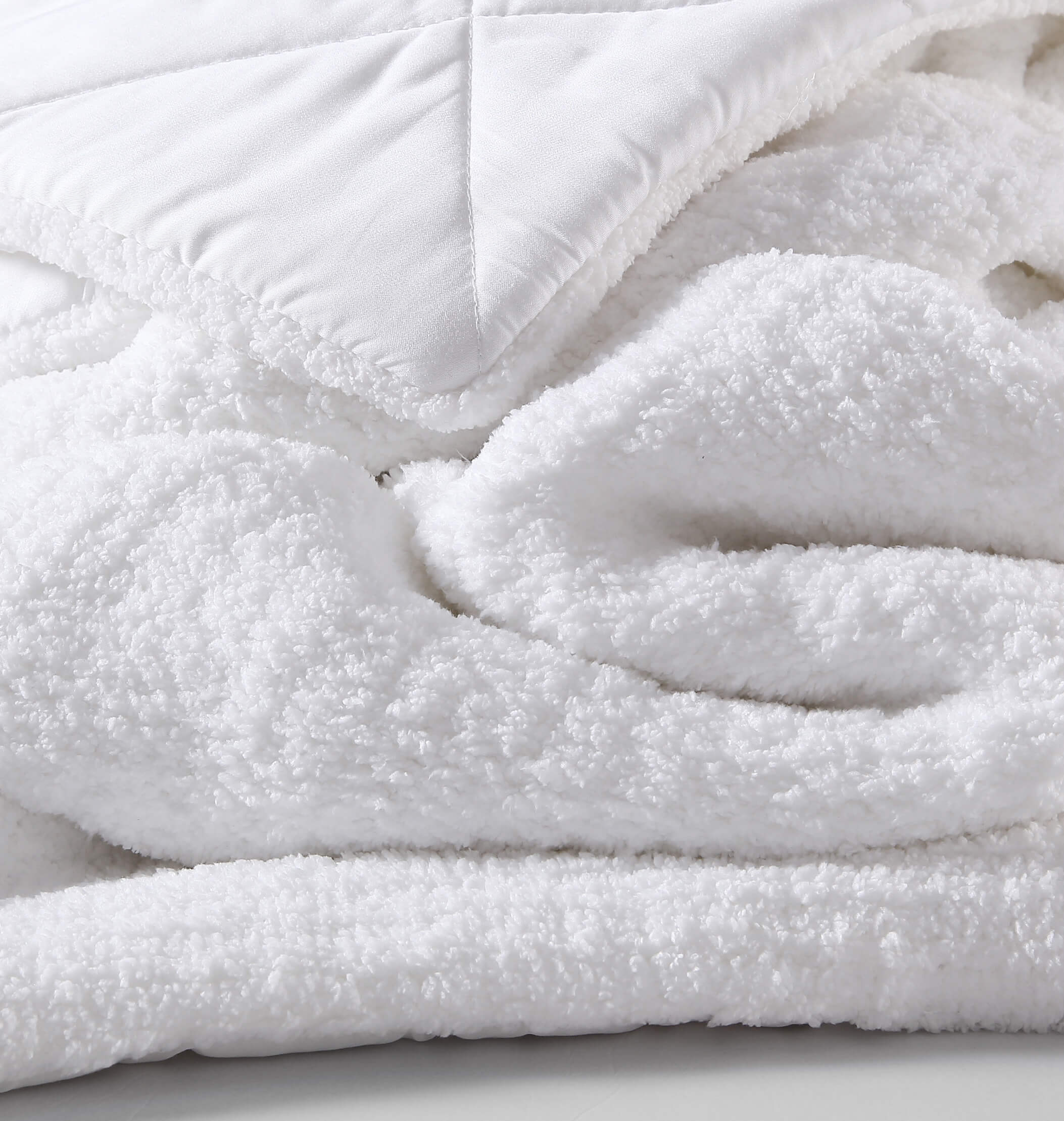 White best sale fleece comforter