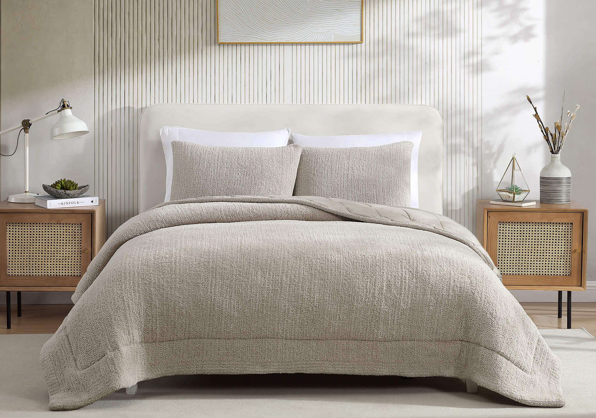 The Ultimate Guide to Choosing the Perfect Comforter for Every Season