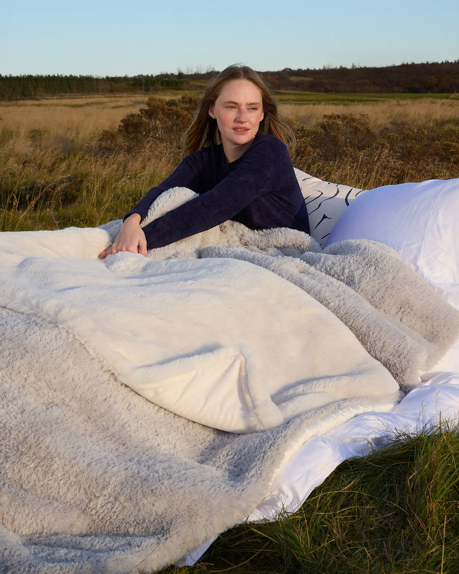 Breathable Faux Fur Comforter Gray