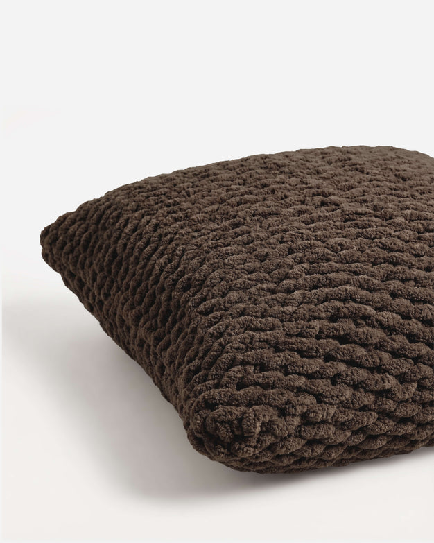 SC_Snug-Chunky-Knit-Throw-Pillow Chocolate Martini