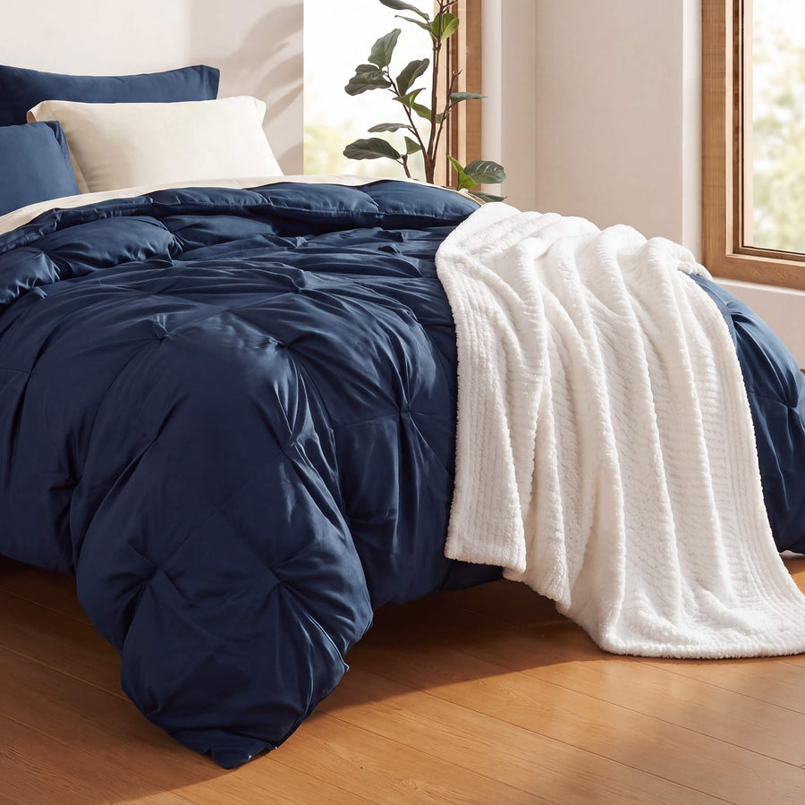 Sunday Citizen Snug Bed Blanket in Clear White