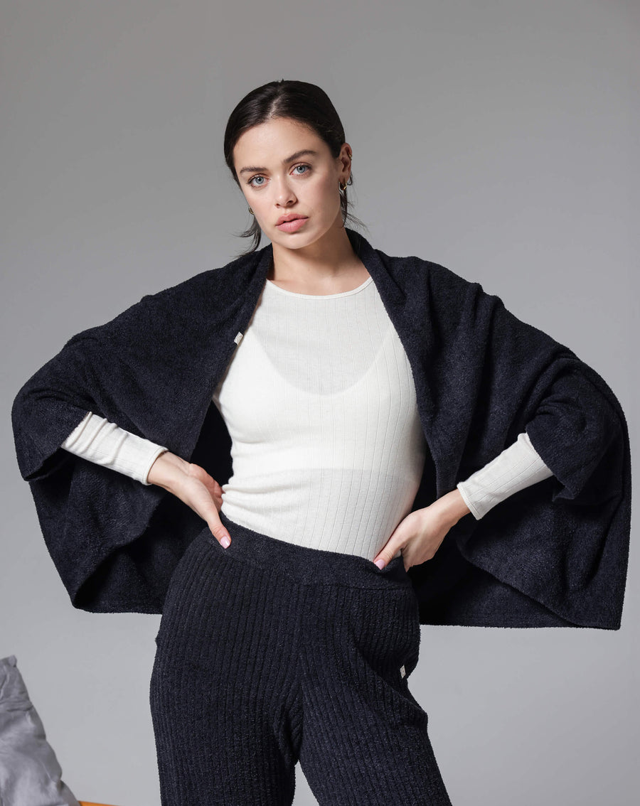 Cloud Cool Sleeved Wrap Coal