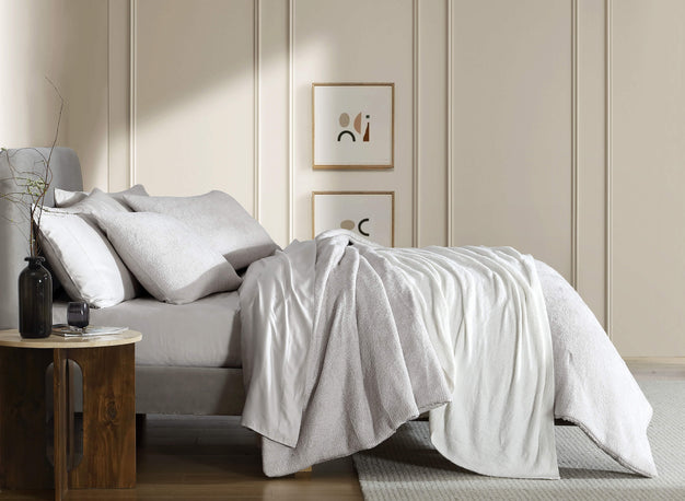 Cloud Silque Bed Blanket Clear White