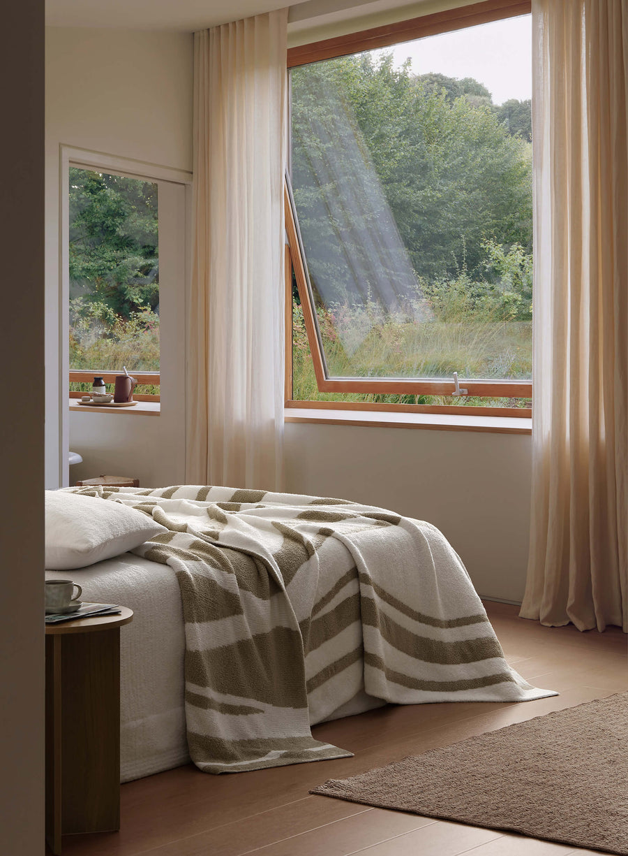 Sunday-Citizen_Cloud-Silque-Woodland-Bed-Blanke White - Sandstone