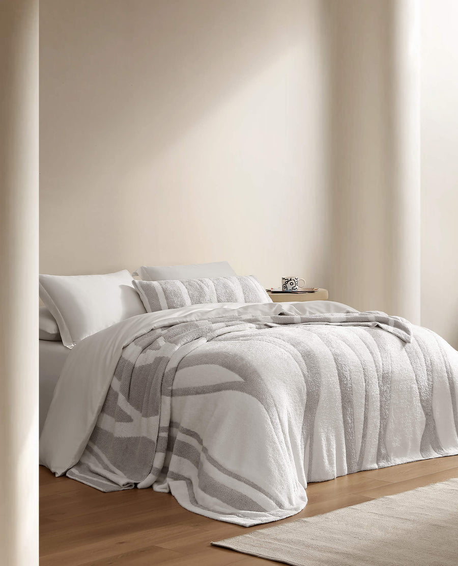 Sunday-Citizen_Cloud-Silque-Woodland-Bed-Blanke White - Pearl Grey