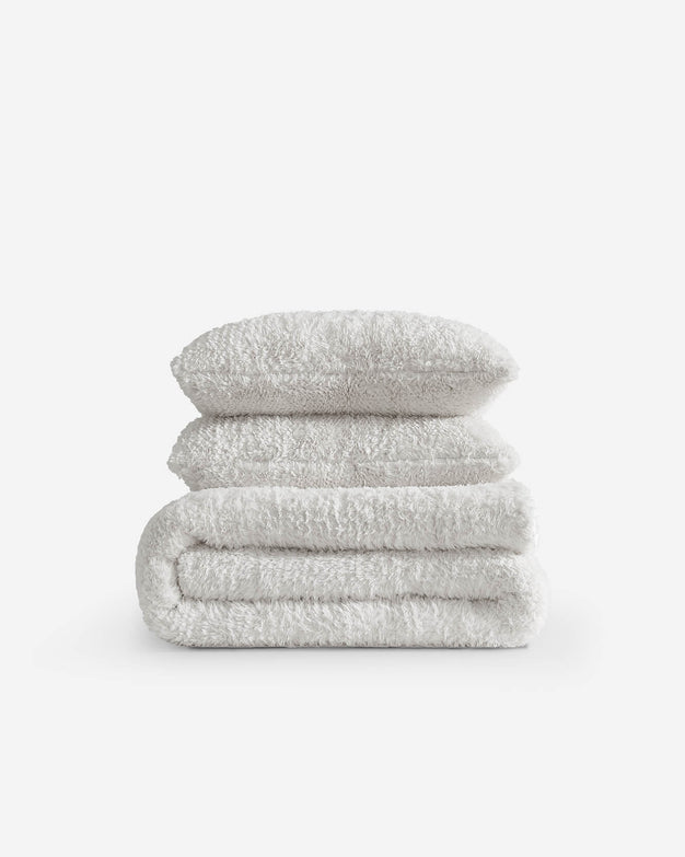 Breathable Faux Fur comforter Bundle White