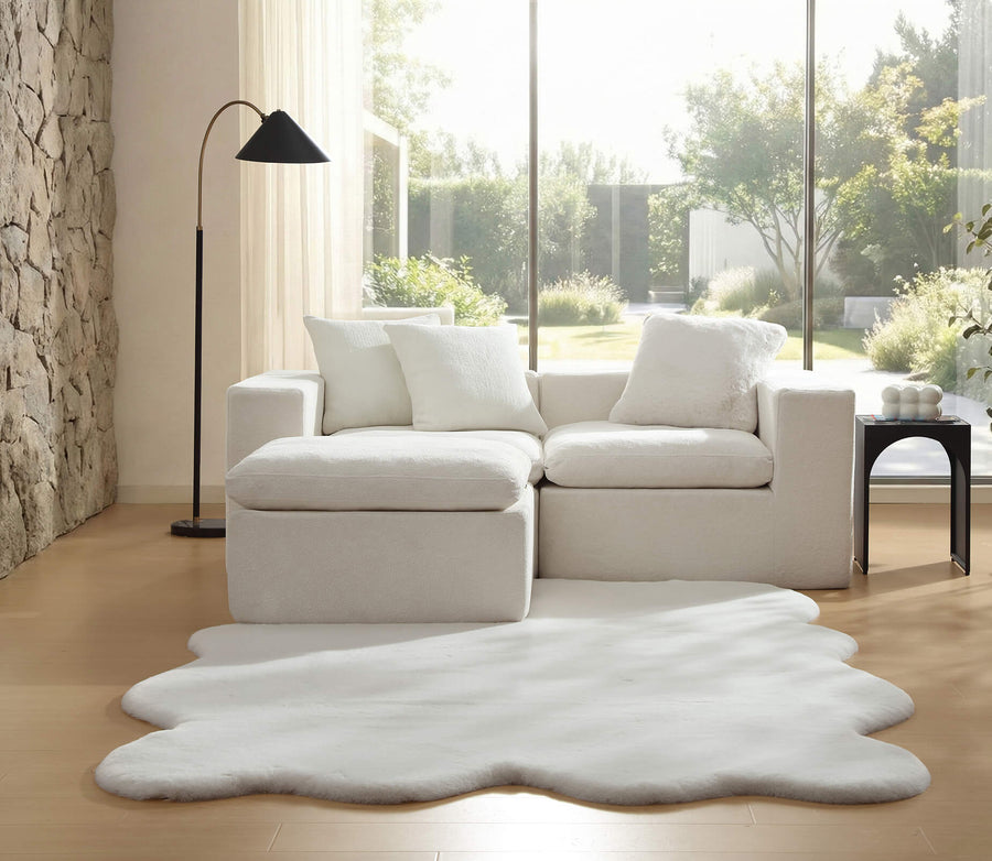 Sunday-Citizen_Faux-Fur-Throw-Rug Pillow White