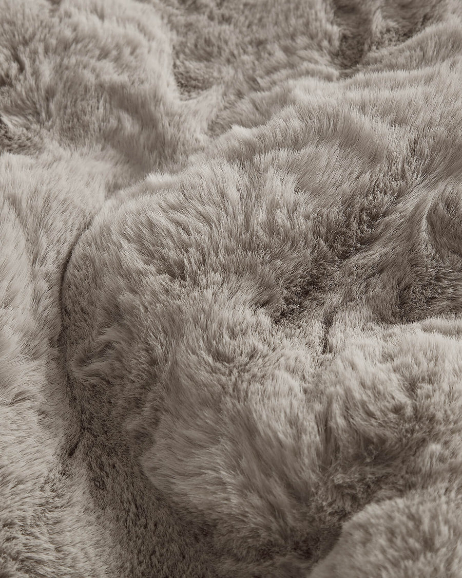 Sunday-Citizen_Faux-Fur-Rug Grey