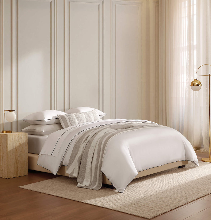 Sunday-Citizen_Luxe-Bamboo-Piping-Duvet-Cover_ White - Black