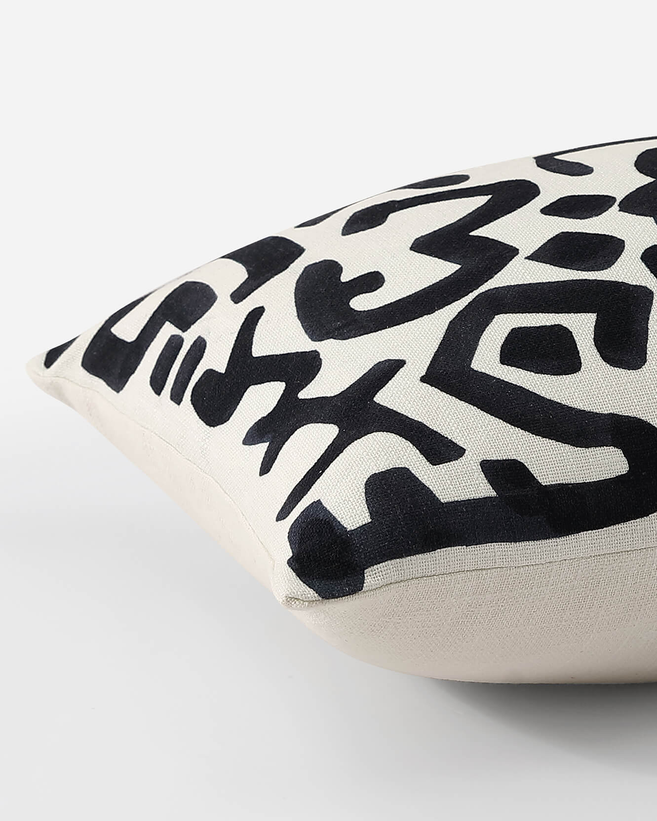Sunday-Citizen_Maya-Small-Lumbar-Pillow_Off White