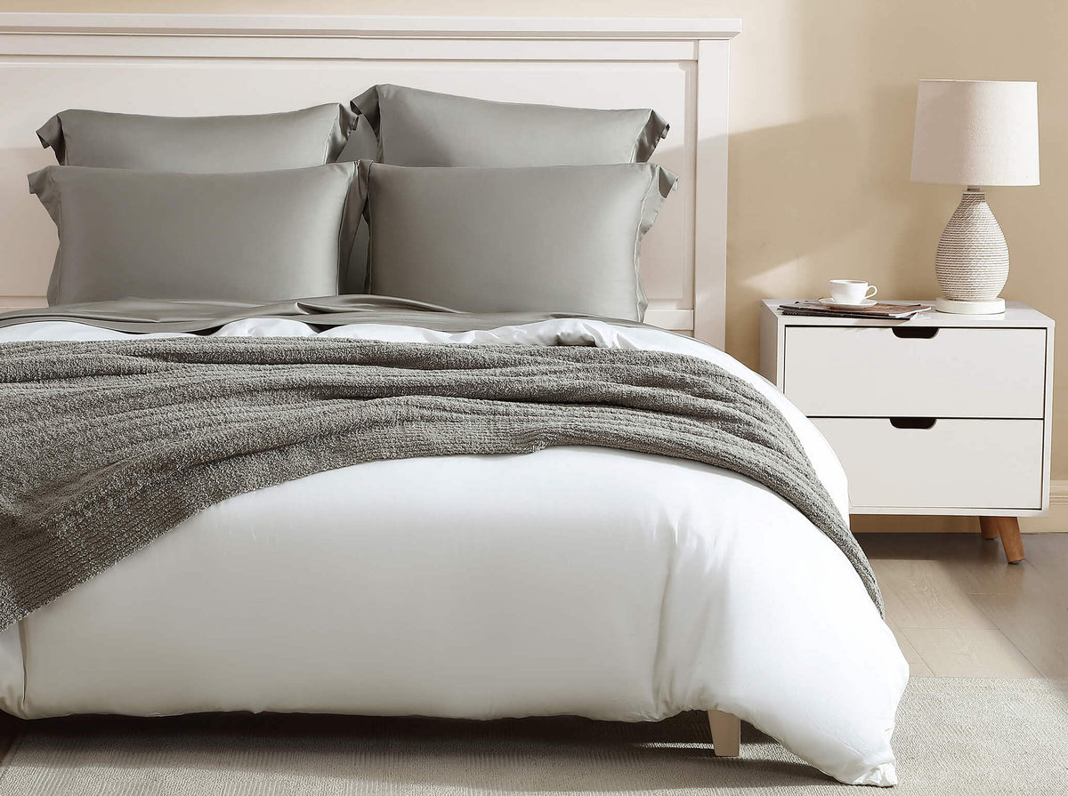How To Style Bedding The Art of Layering: How to Style Your Bed with Throws and Blankets ...