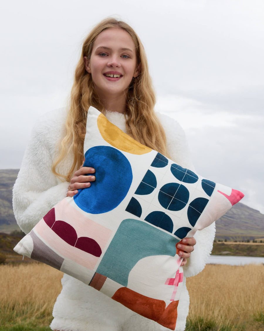 Sunday-Citizen_Pop-Art-Throw-Pillow Off White