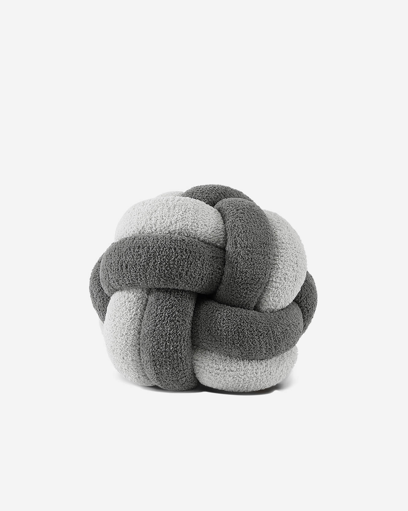 Knot Pillow – Sunday Citizen