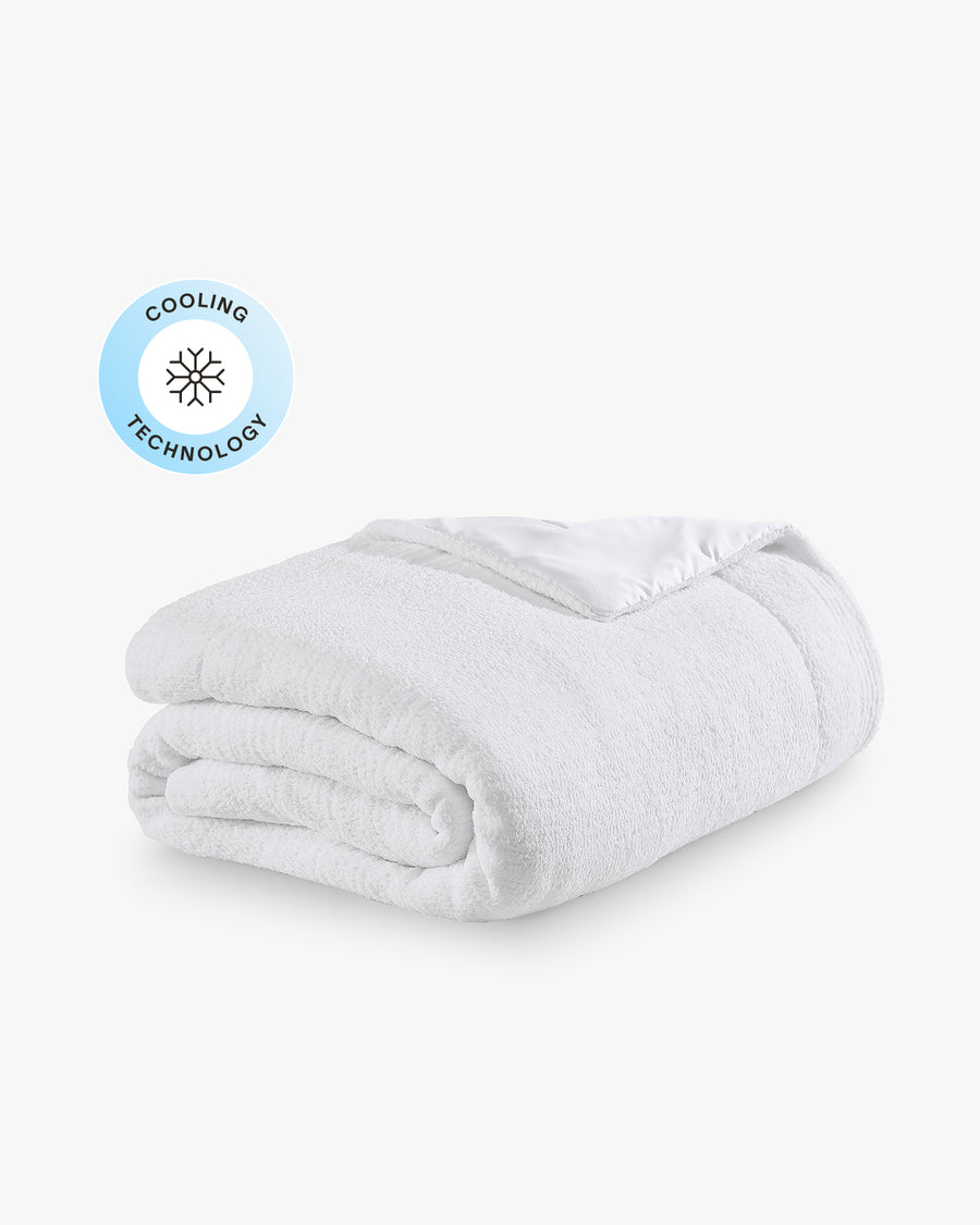 Image of Snug Cooling Comforter