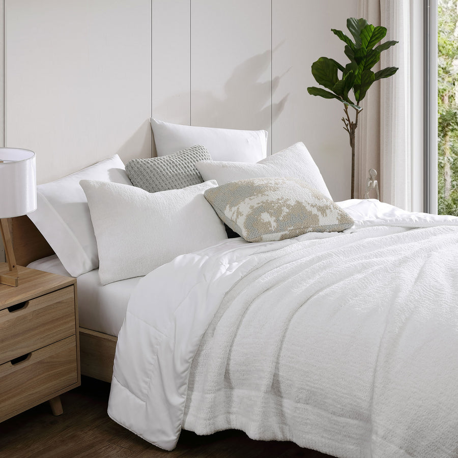 Cooling Snug Comforter Clear White