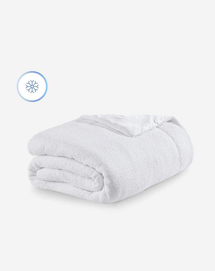 Image of Snug Cooling Comforter