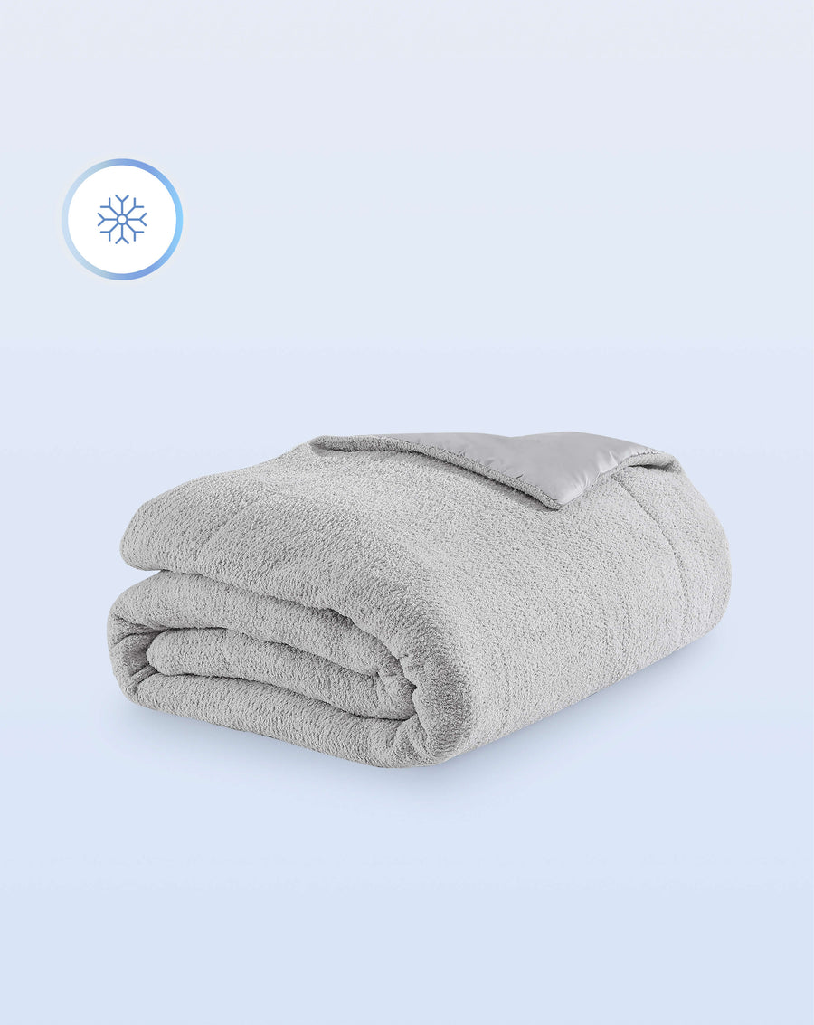 Image of Snug Cooling Comforter