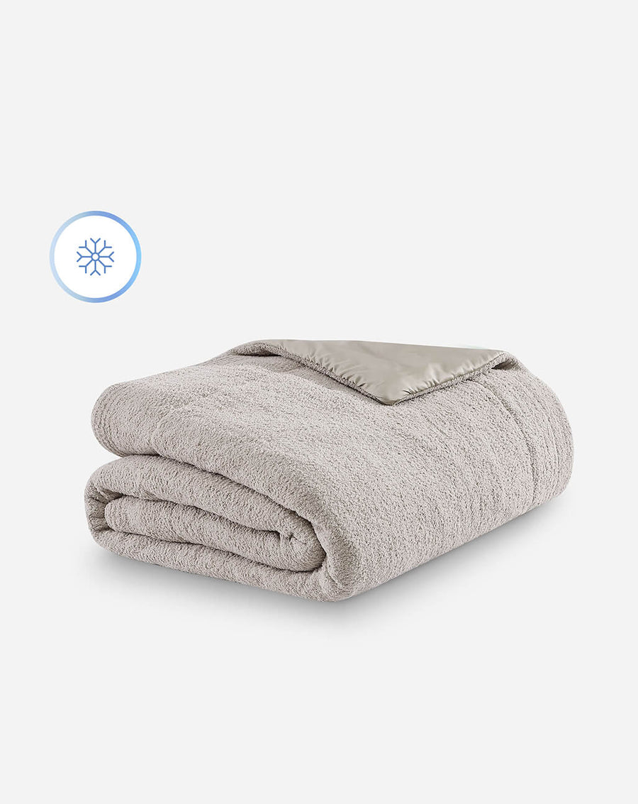 Image of Snug Cooling Comforter