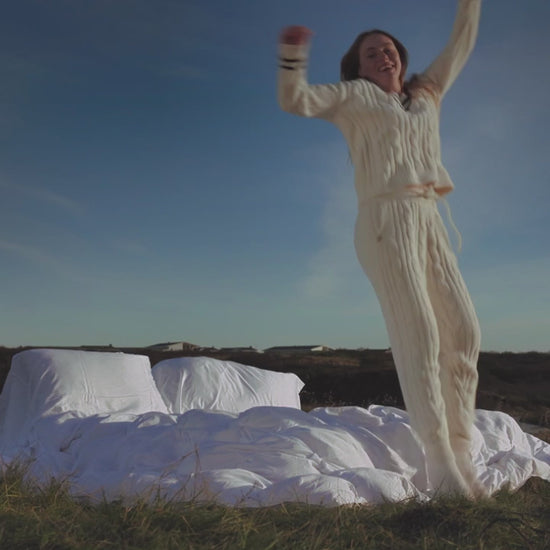 Sunday Citizen Snug Lite Braided V-Neck_ Off White 