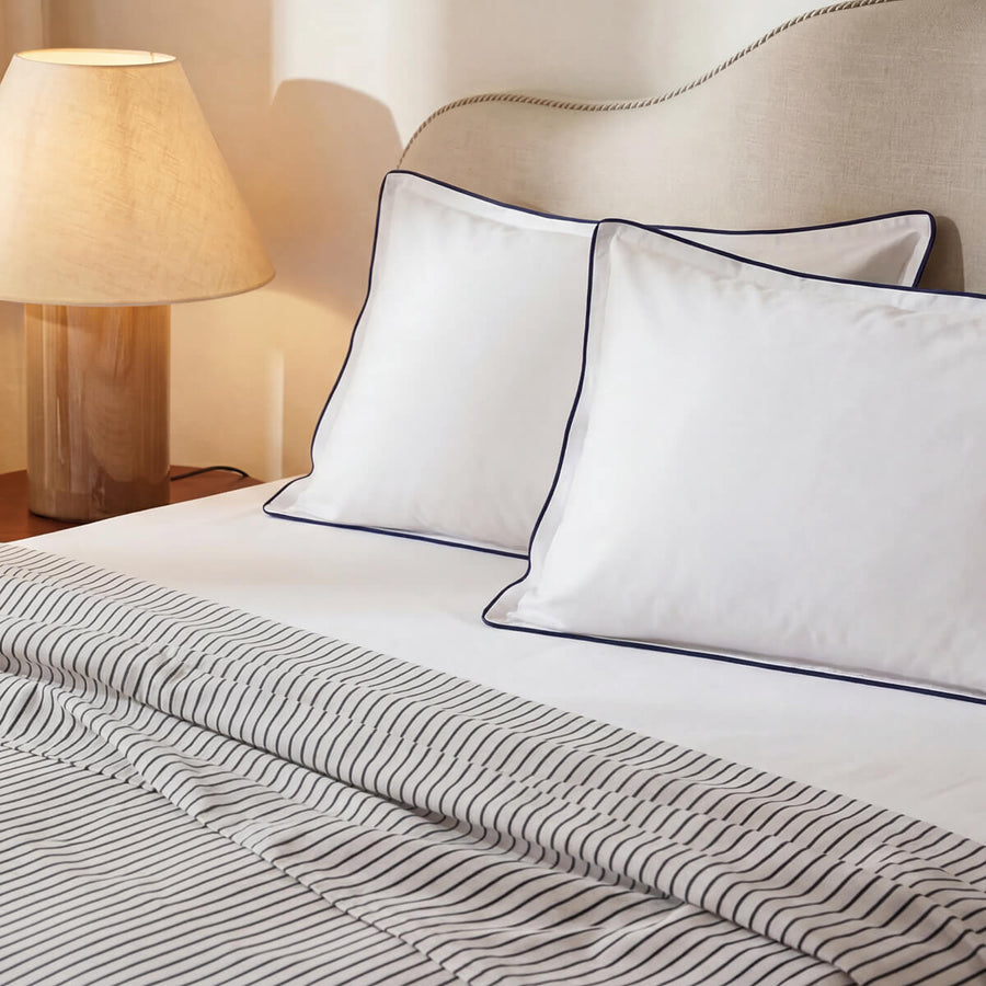 Sunday Citizen Porto Cooling Lumiere Piping Pillowcase in White - Midnight