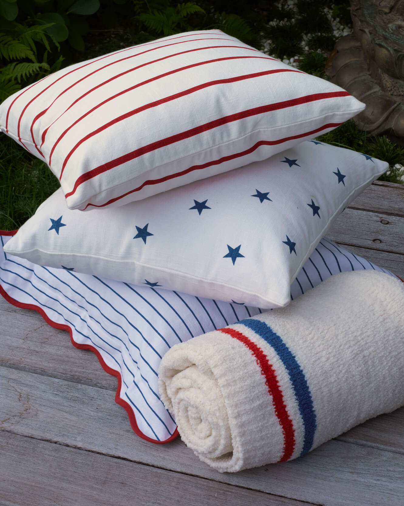 Sunday Citizen Coastal Americana bundle in Red - Off White 