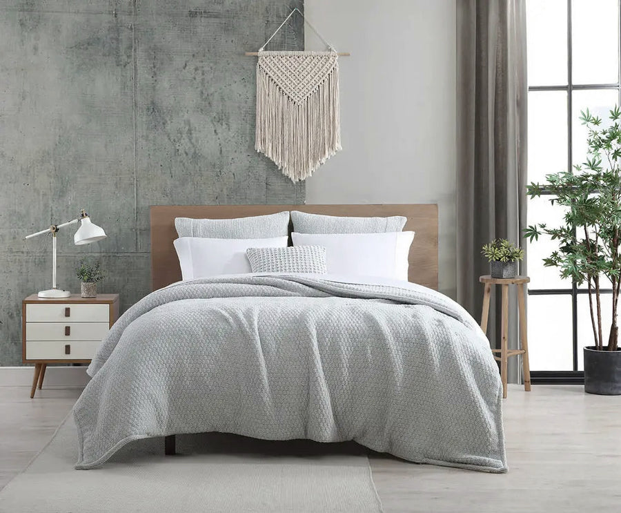 Snug Crystal Weighted Blanket