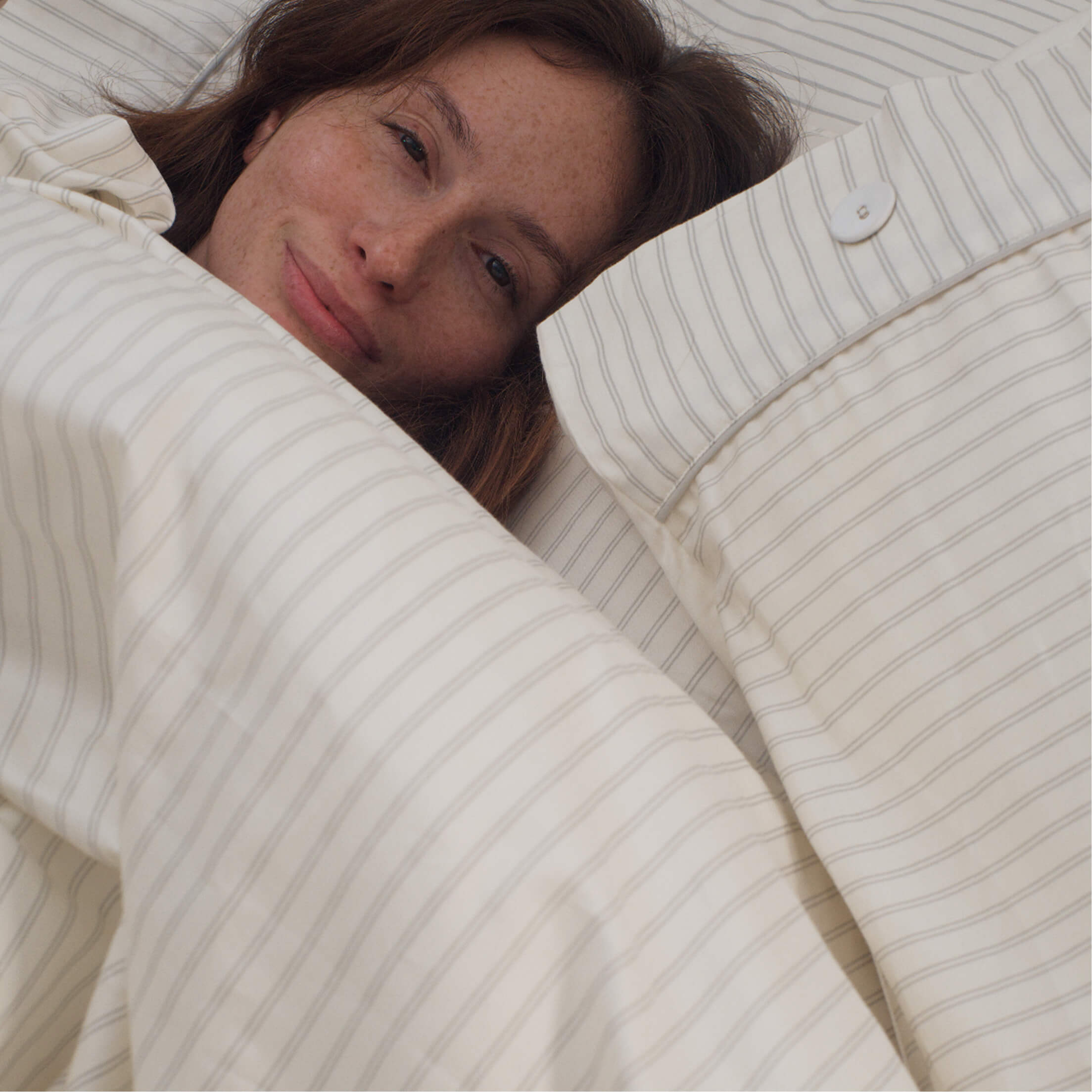 Sunday Citizen Perla Cotton Sateen Duvet Cover in White - Cloud Grey