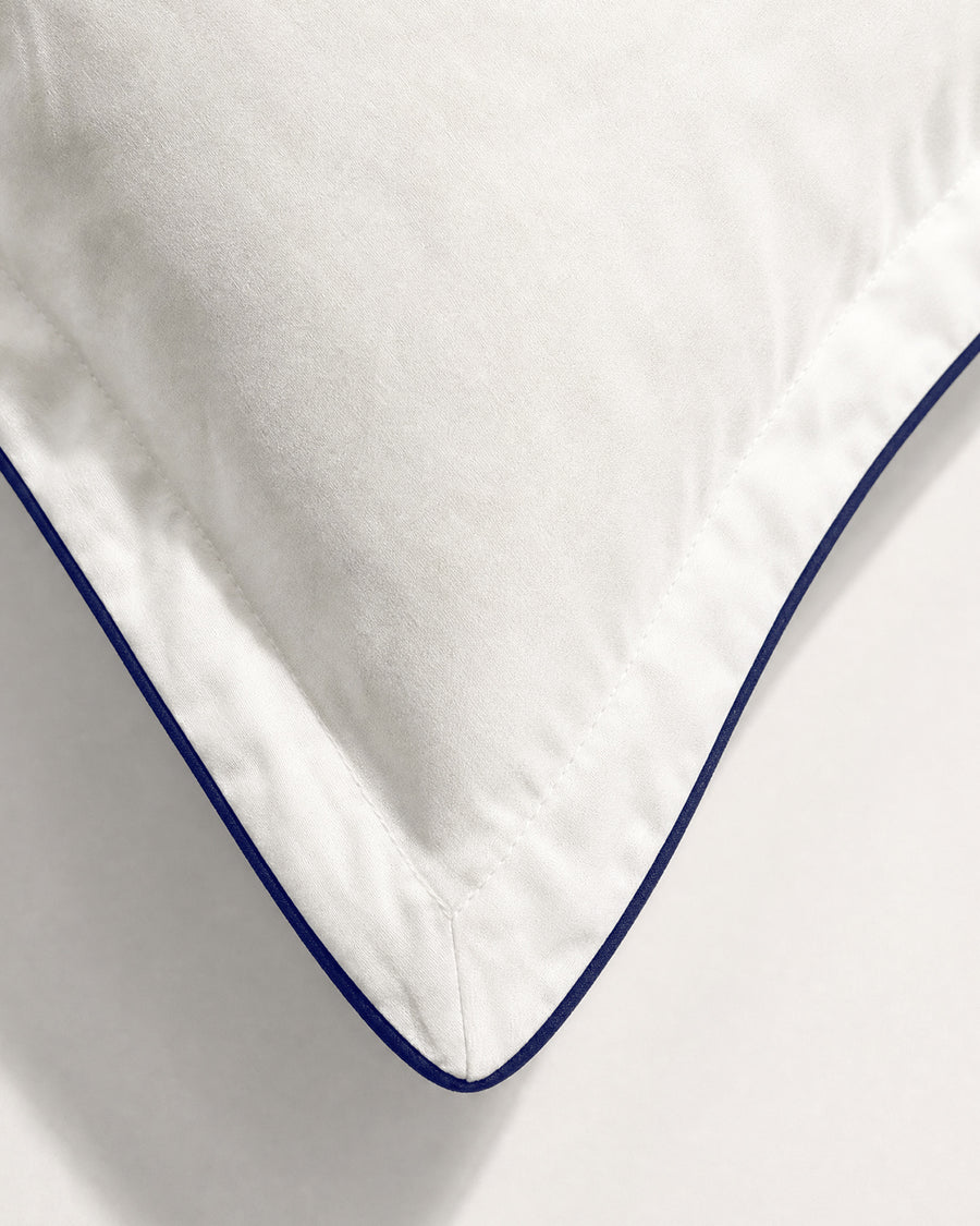 Sunday Citizen Porto Cooling Lumiere Piping Pillowcase in White - Midnight