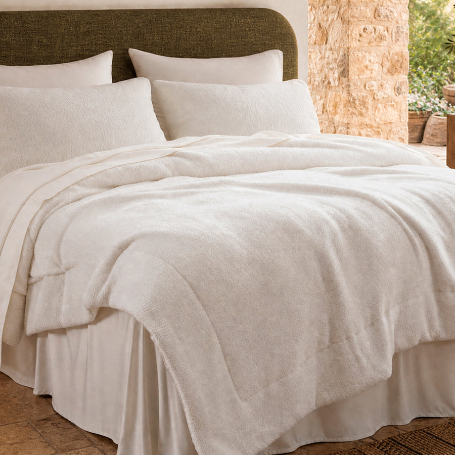 Cooling Snug Comforter Clear White