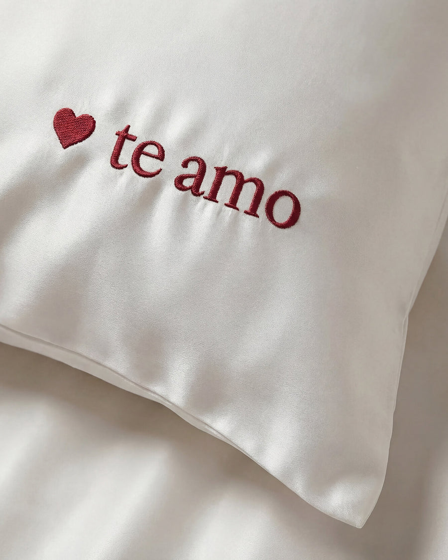 Sunday-Citizen_Te-Amo-Bamboo-Pillowcase White - Fig